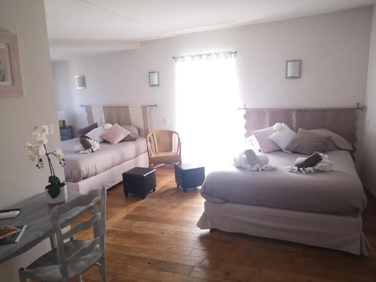Hotel Auberge de l Helvie chez Coco&Ricou Valvigneres