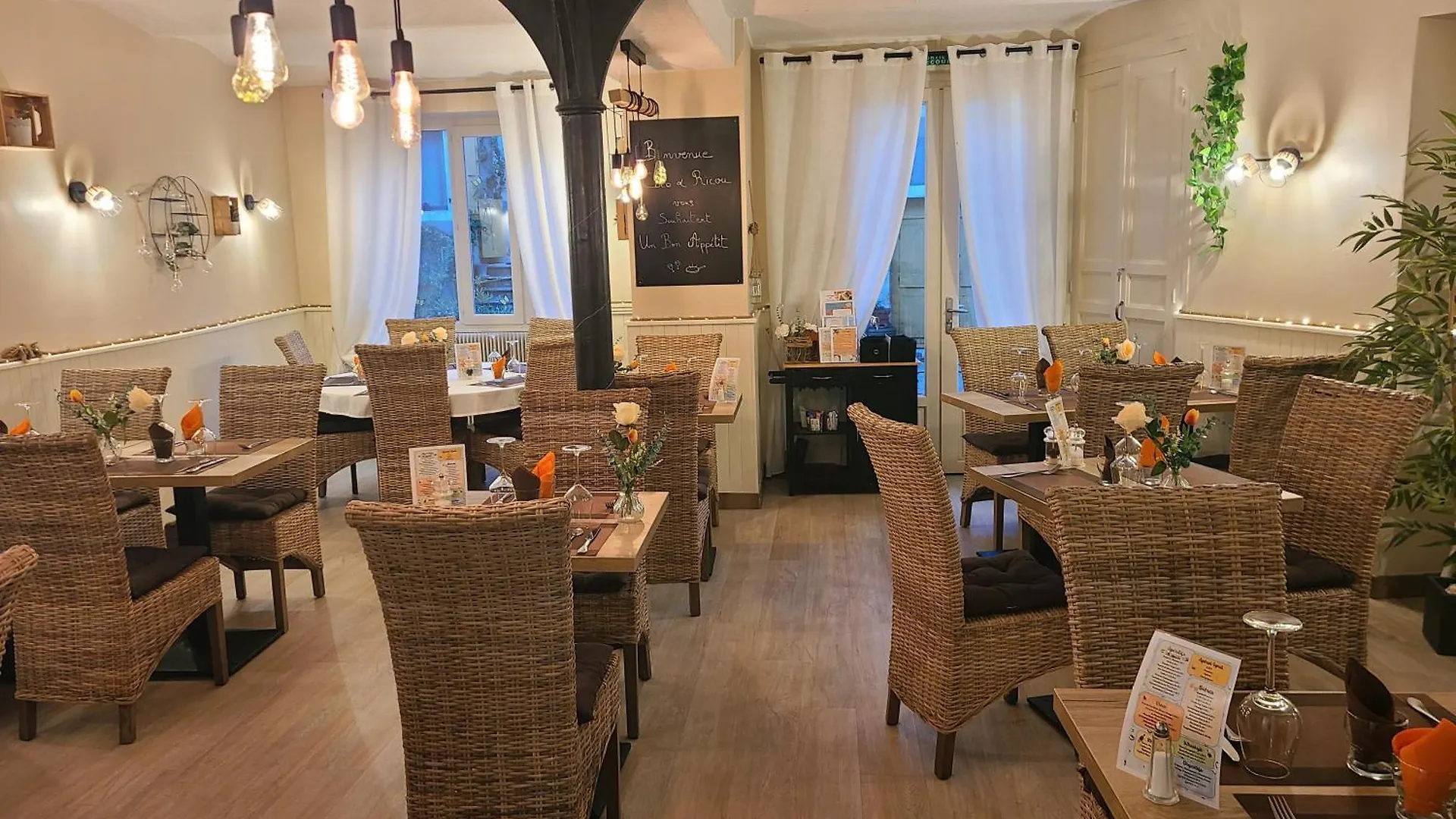 Auberge de l Helvie chez Coco&Ricou Valvigneres
